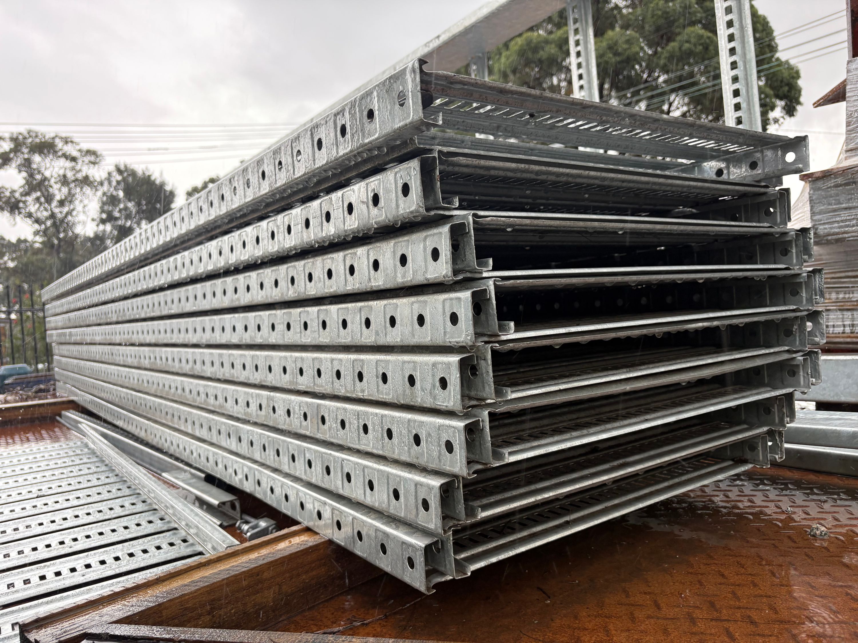 700mm Cable ladder tray Gal 3meter