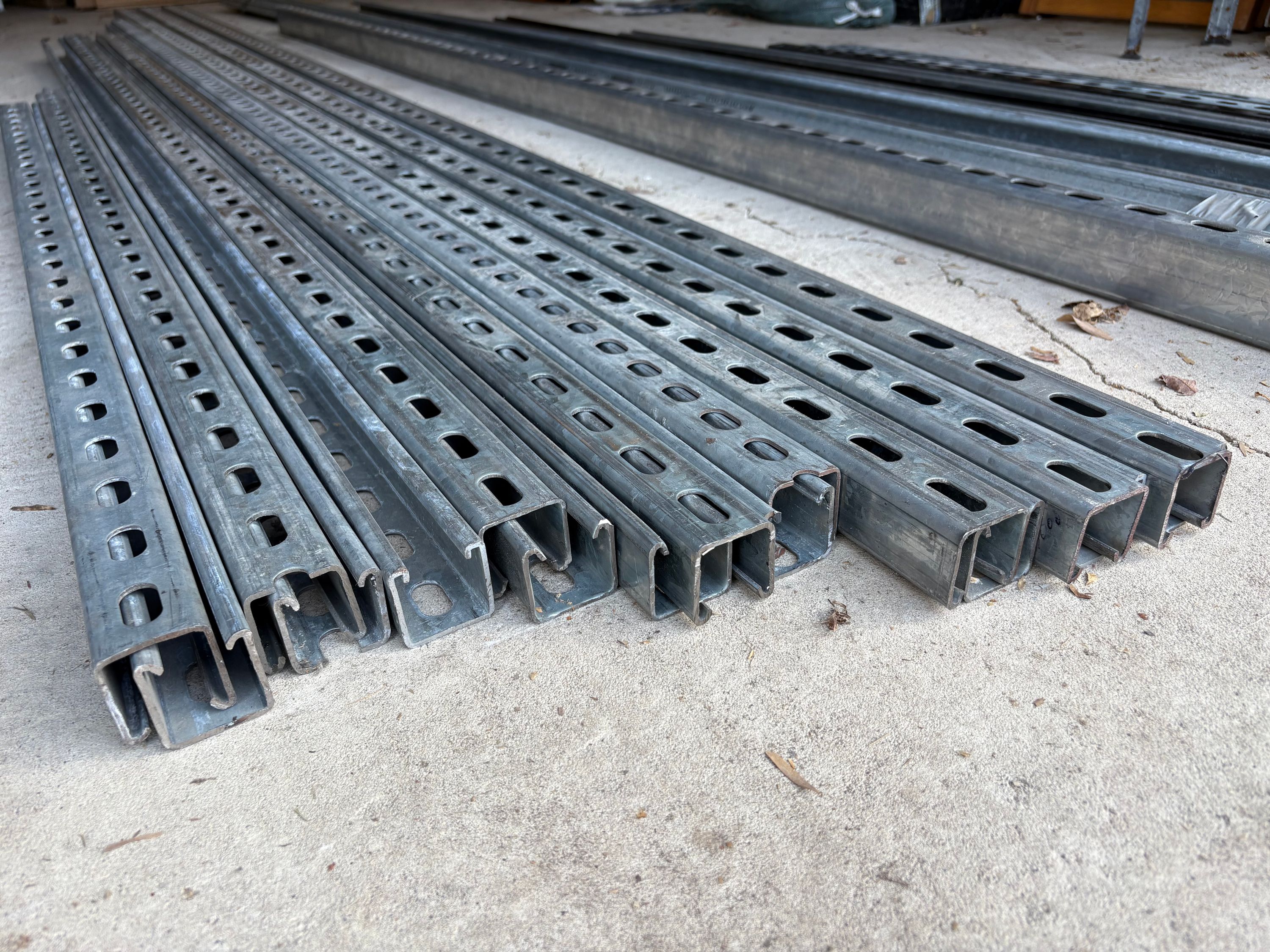 Unistrut Slotted P1000T Heavy Duty (per m)