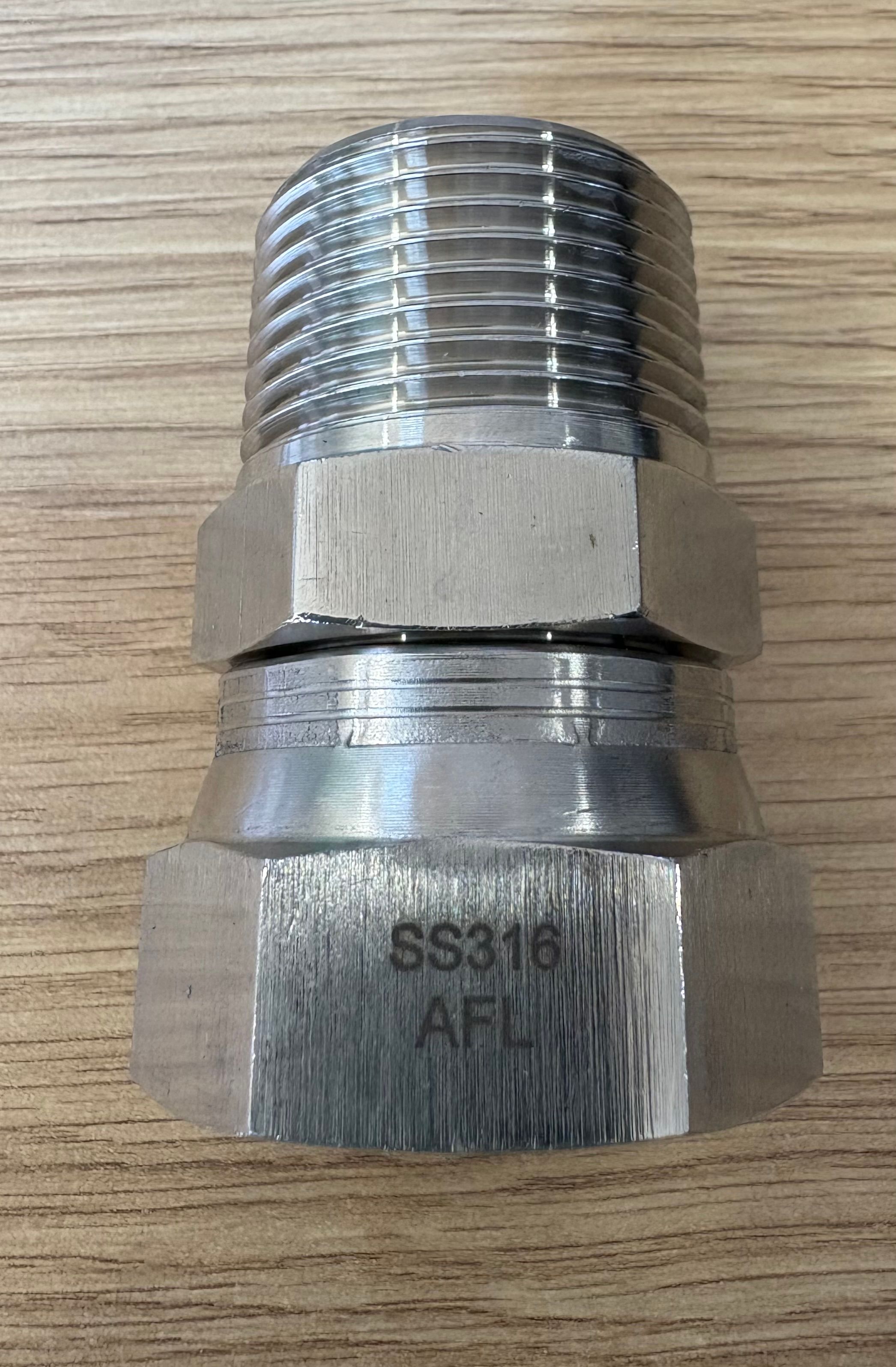 BSPP to BSPT swivel adapter 1"