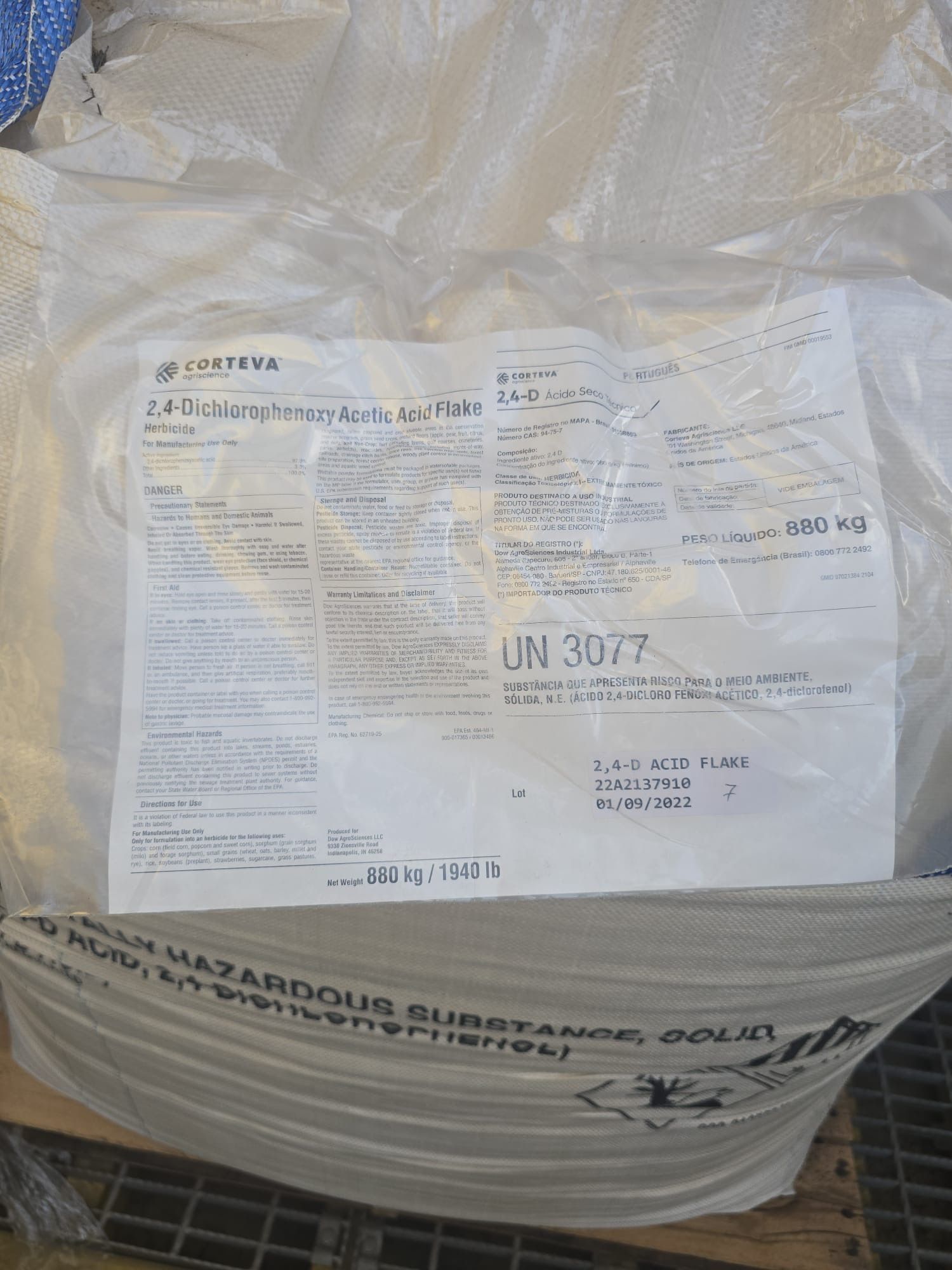 2-4 dichlorophenoxyacetic acid (2-4 D)